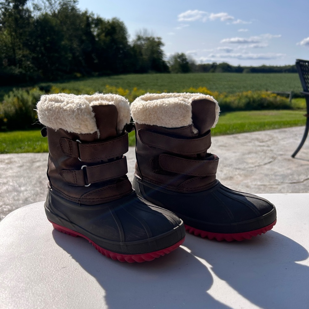 Cat & Jack ThermoLite Brown Faux Fur Boots Black Rubber Bottom Size 10 Toddler